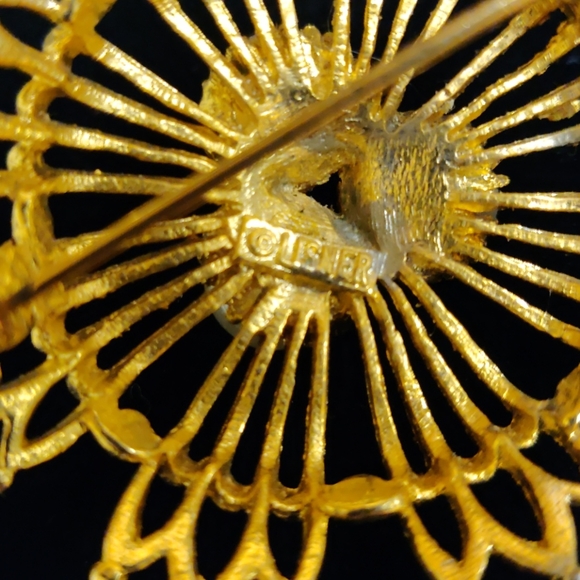 VTG Lisner gold and pearl brooch (#121) - Picture 2 of 5